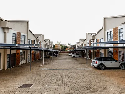 4 Bedroom Townhouse For Sale in Durban - y5kJ.webp