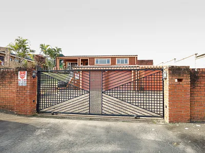 4 Bedroom House For Sale in Durban - yCnJ.webp