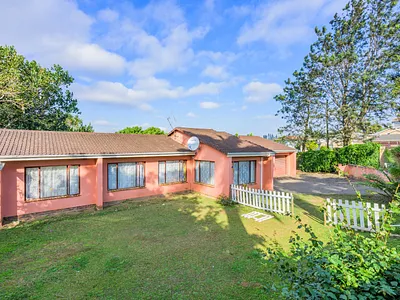 4 Bedroom House For Sale in Kloof - iNyP.webp
