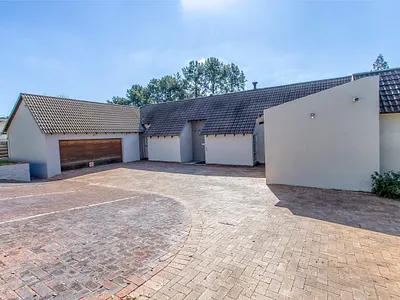4 Bedroom House For Sale in Randburg - 7A2v.webp