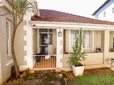 4 Bedroom House For Sale in Durban - fV8G.webp