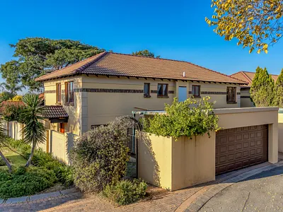 3 Bedroom Townhouse For Sale in Sandton - QdOZ.webp