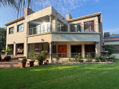 4 Bedroom Townhouse For Sale in Roodepoort - gEtZ.webp