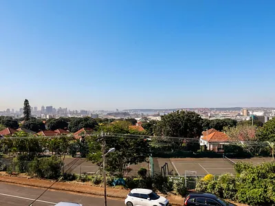 6 Bedroom House For Sale in Durban - TkHd.webp