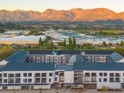 2 Bedroom Apartment For Sale in Paarl - PGg2.webp