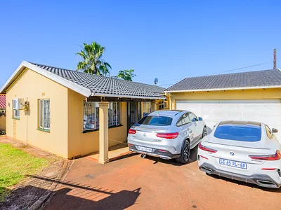 3 Bedroom House For Sale in Phoenix - nduv.webp