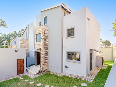 3 Bedroom Townhouse For Sale in Randburg - GGlO.webp