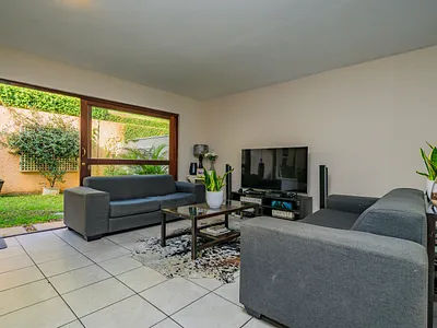3 Bedroom Townhouse For Sale in Durban North - OQcW.webp
