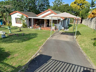 3 Bedroom House For Sale in Queensburgh - dgpu.webp