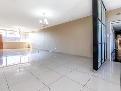 3 Bedroom Apartment To Rent in Johannesburg - 3wAJ.webp