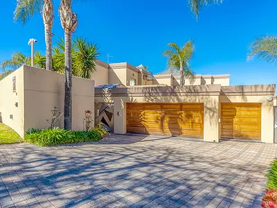 5 Bedroom House For Sale in Sandton - kVxT.webp
