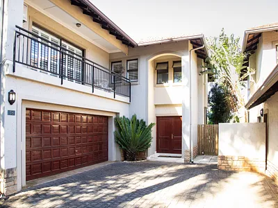 3 Bedroom Townhouse For Sale in Umhlanga - Bj1s.webp