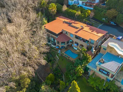8 Bedroom House For Sale in Paarl - dpE9.webp