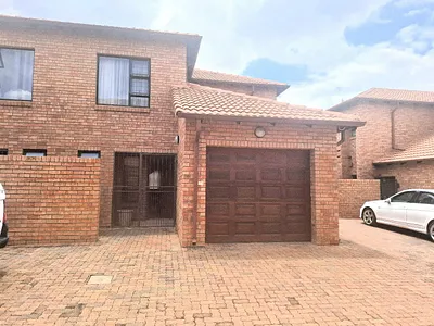 3 Bedroom Apartment For Sale in Pretoria - Cv1h.webp