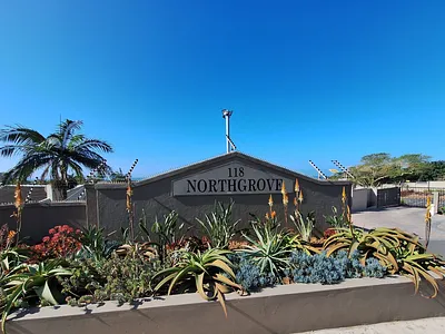 3 Bedroom Townhouse To Rent in Durban North - tPeb.webp