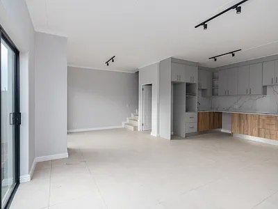 3 Bedroom Apartment To Rent in Blouberg - bGWO.webp