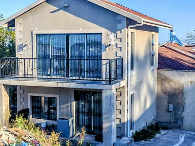 5 Bedroom House For Sale in Queensburgh - pHY9.webp