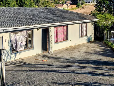 3 Bedroom House For Sale in Queensburgh - C5Bv.webp