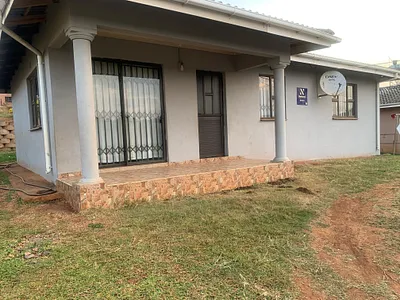 3 Bedroom House For Sale in Empangeni - LgNf.webp