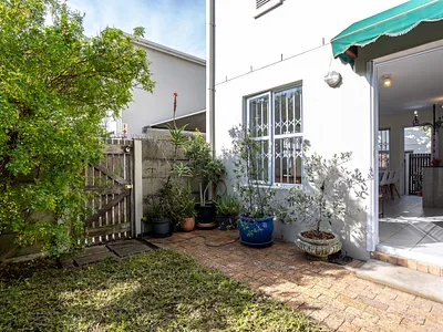 2 Bedroom Apartment For Sale in Cape Town - 0SCt.webp