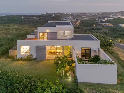 4 Bedroom House For Sale in Ballito - ZKmu.webp