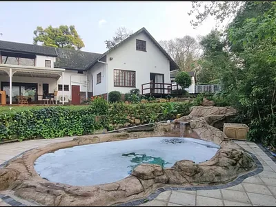 5 Bedroom House For Sale in Hillcrest - BezY.webp