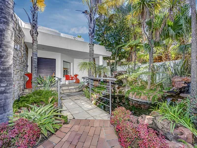 4 Bedroom House For Sale in Sandton - Nr0W.webp