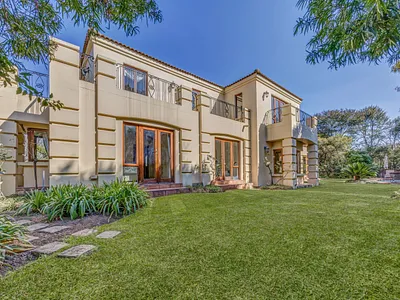 5 Bedroom House For Sale in Sandton - Hwk6.webp