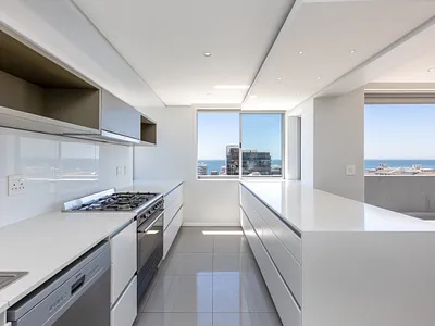 4 Bedroom Apartment To Rent in Cape Town - 2iDZ.webp