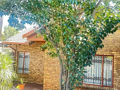 3 Bedroom House For Sale in Akasia - FEAI.webp