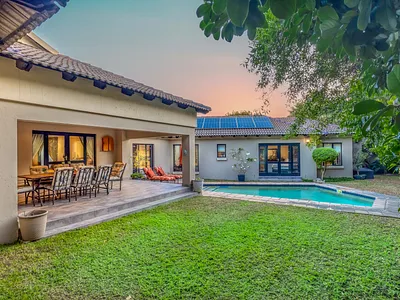 4 Bedroom House For Sale in Randburg - 5xZW.webp