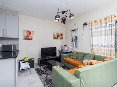 2 Bedroom Apartment To Rent in Blouberg - LIEs.webp
