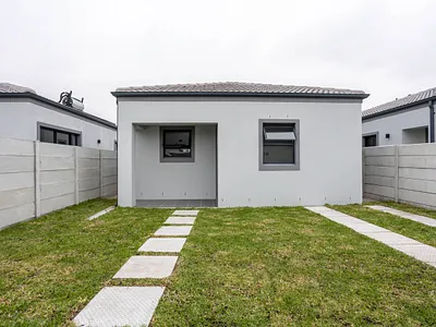 3 Bedroom House For Sale in Cape Town - lsyE.webp