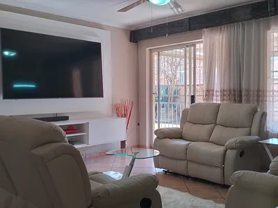 3 Bedroom Townhouse For Sale in Pretoria - 6IaZ.webp