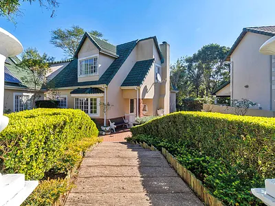 4 Bedroom Townhouse For Sale in Hillcrest - whC9.webp