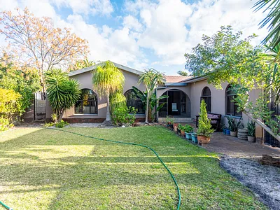 4 Bedroom House For Sale in Kuils River - K1rK.webp