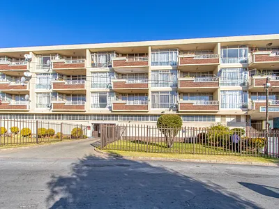 3 Bedroom Apartment For Sale in Johannesburg - GZV6.webp