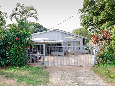 5 Bedroom House For Sale in Durban - U6wj.webp