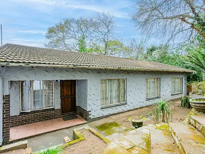 3 Bedroom House For Sale in Pinetown - MxbI.webp
