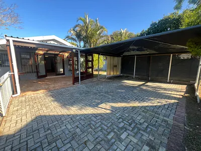2 Bedroom House To Rent in East London - img