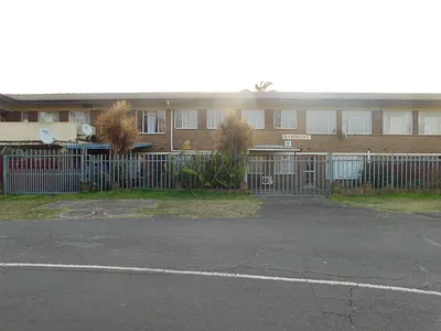 2 Bedroom Apartment For Sale in Queensburgh - 0RL2.webp