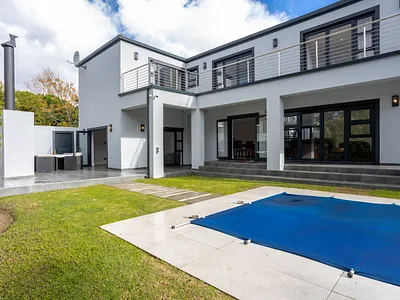 4 Bedroom House For Sale in Cape Town - yWqe.webp