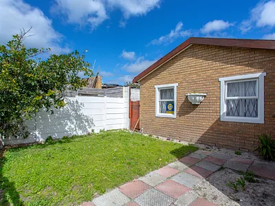 3 Bedroom House For Sale in Cape Town - PDUa.webp