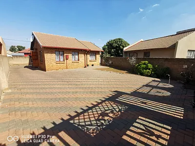 2 Bedroom House For Sale in Soshanguve - dSya.webp