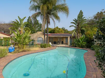 4 Bedroom House For Sale in Sandton - xUw7.webp