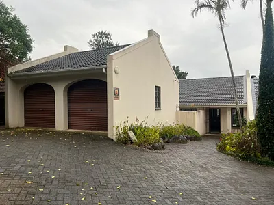 3 Bedroom Townhouse To Rent in East London - img