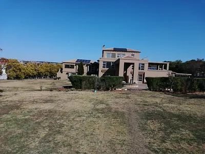 6 Bedroom Townhouse For Sale in Pretoria - 1oJR.webp