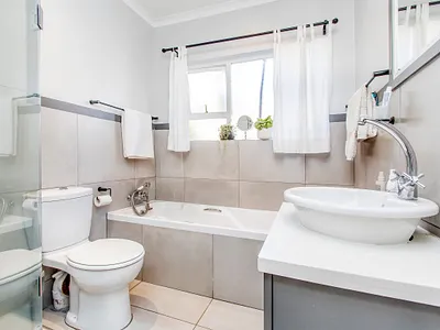 3 Bedroom House For Sale in Sandton - XjP7.webp