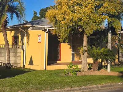 3 Bedroom House For Sale in Paarl - ziI8.webp