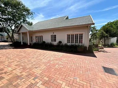 4 Bedroom Apartment For Sale in Mount Edgecombe - a4iI.webp